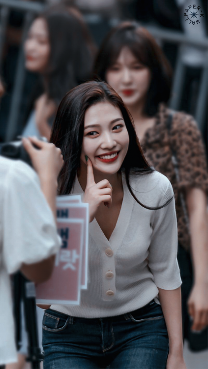 『JOY』saved? reblog or like© fantaken owners