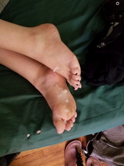Queensfeet:  Dirty Feet, Cum And Worn Sandals 😍