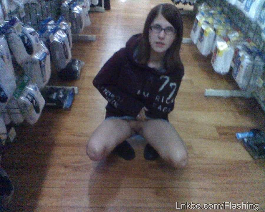 badgirlsflashing:  Awesome pussy flash in Walmart. Would love to see some of our