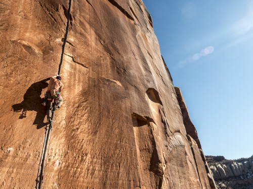 danceofthewoolimasters - me. coyne crack, 5.11+. indian creek,...