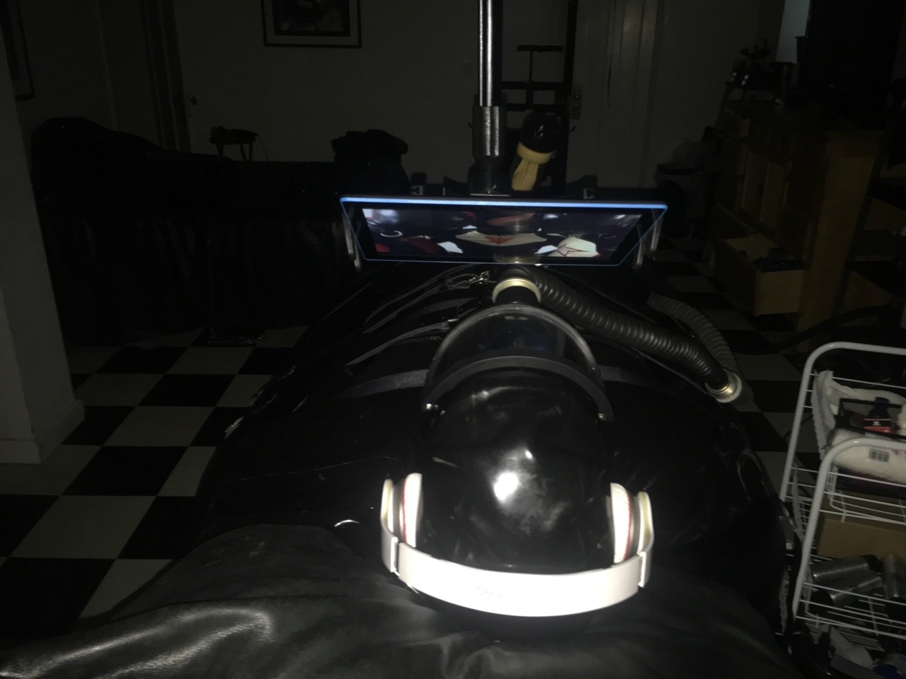 mummyhavok81: rubberelectropoppers: Watch the video. Let the Venus remove your sample.