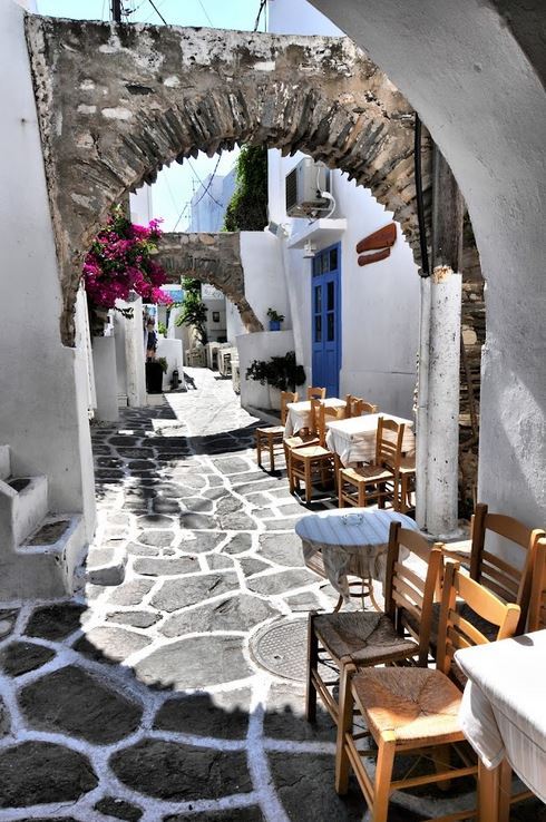 omgamazingplaces:  Streets of Paros, Cyclades / Greece (via gloholiday.com). http://ift.tt/1qZxfBS