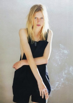 r0slyakova:  Julia Nobis | DOSSIER MAGAZINE