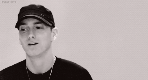 respect-for-marshall-mathers:  HAHAWW ♥ 