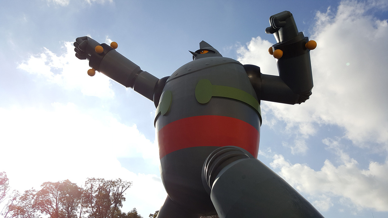 hdredeye:  My mecha pilgrimage in Japan has come to a close. I was able to see around