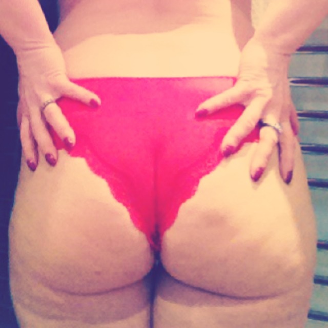 crunchiepink:  crunchiepink:  Since you asked nicely!!   Here is the red set, including