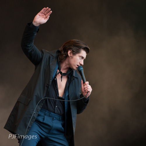 alexturntable: pjfimages_photography super cool Alex Turner (T in the Park, July 9th 2016)