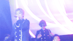 loveintokio: cute niel moments during lovefool in toronto ♥(ˆ⌣ˆԅ)