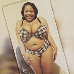 renelove23:  #renelove #akward #silly #skin #bbw #bigtits #bignaturals #socomfortable #chillin #allsmileshere