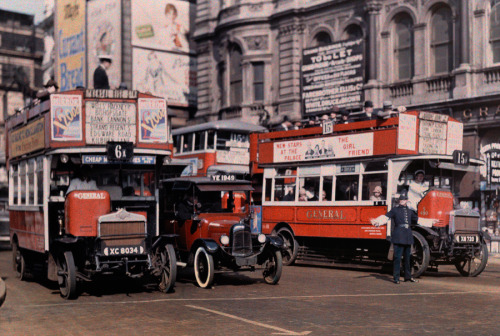 A policeman directs buses in the intersection of Trafalgar Square in London, May 1929.Photograph by 