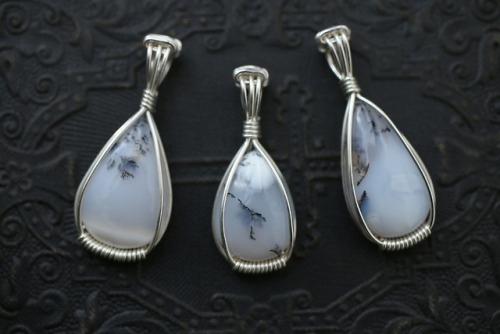 Beautiful labradorite, amethyst, clear quartz, dendritic agate, rainbow moonstone and fluorite penda