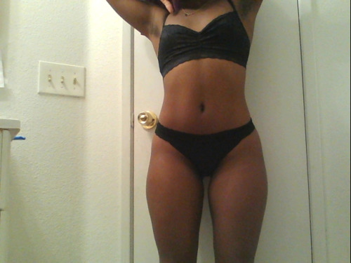 warmskin:  sooooo ya gurl bought her first matching bra and panties set 
