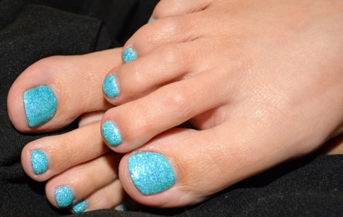 focusedonfeet: New Pedi. “Siren Song”