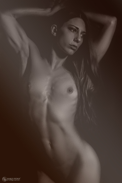 marcopetroi:  L’arte deve saper sorprendere…Model: RedLeaf