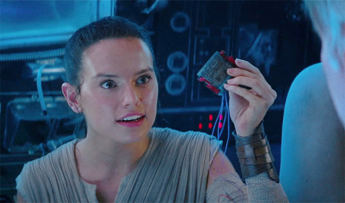 cptnhansolo: rey’s face when she bypasses the compressor reblog if u agree