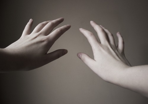 electricsexdoll:  Moody hands 