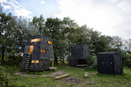 archatlas:      Shelters by the Sea - Blue Landmarks LUMO Architects