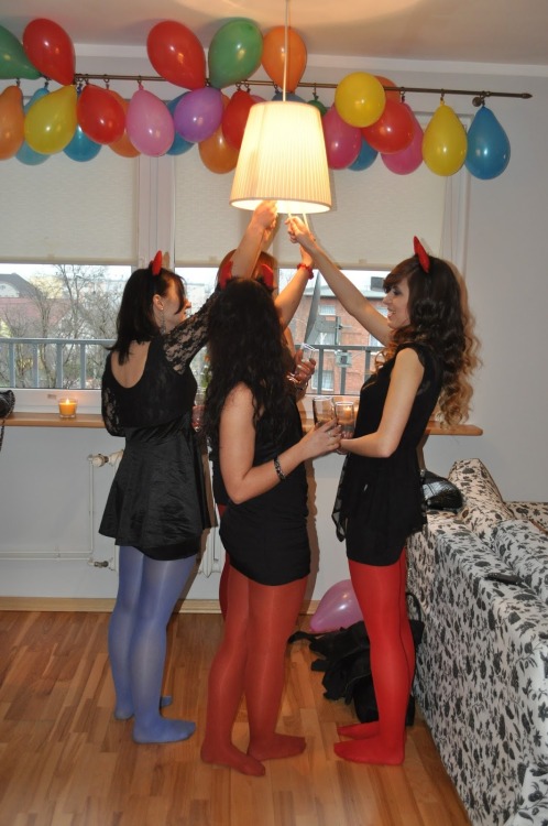 hosedlegs: Coloured legs made by tights