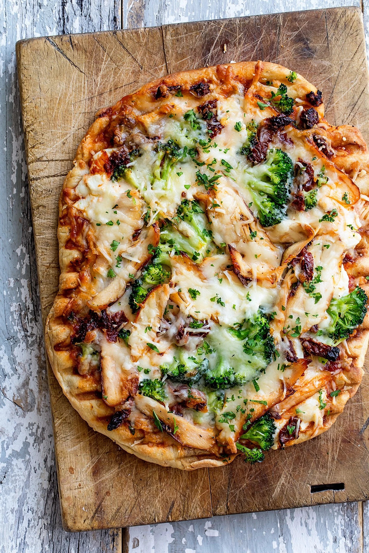 verticalfood:  Chicken and Sundried Tomato Grilled Pizza