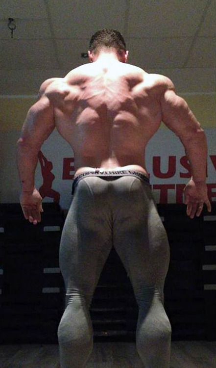 drwannabe:  swoldiers-of-doomsday:  eye4muscle:  Calum Von Moger in tights.   Pretty sure it’s Dragos Popescu.  Yah, Dragos Popescu