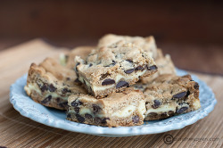 Ilovedessert:  Chocolate Chip Cheesecake Cookie Bars