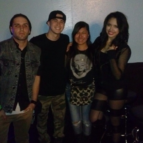 villegas-news:  Oct. 26: The Boardwalk. Jasmine with fans.