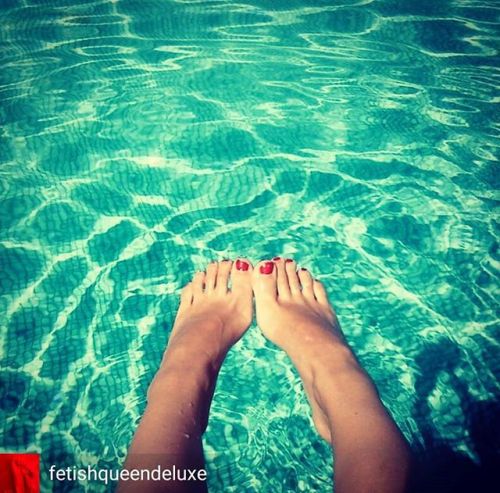 Reposted from @fetishqueendeluxe - Come with me to the pool. You will be my sunbed. #femaledominatio