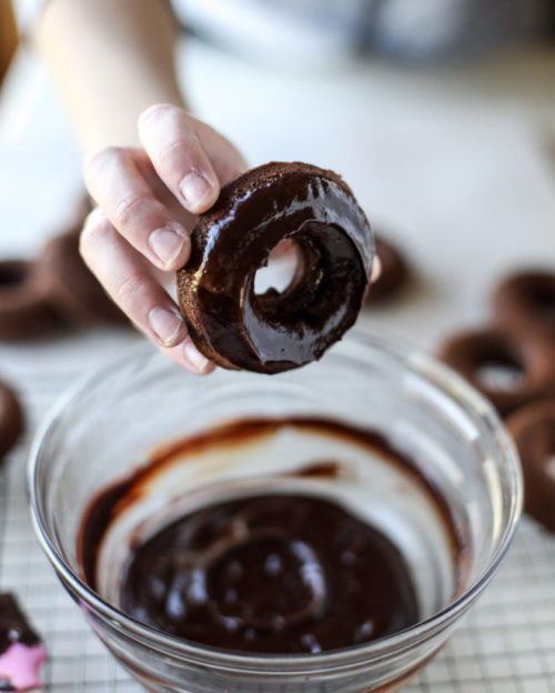 justinejoli: sweetoothgirl: baked chocolate fudge doughnuts Yummy