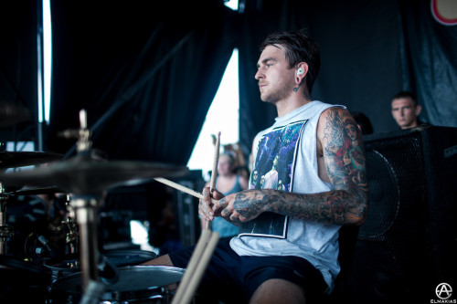 XXX BRING ME THE HORIZON photo