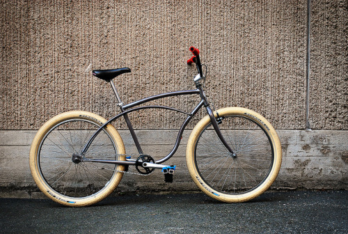 kinkicycle: ‘street klunker’ mode by a completely unusable thingamabob on Flickr.