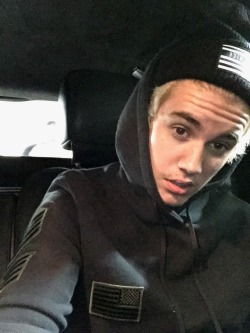 uglymami:  justinbieber:  Justinbieber&rsquo;s #selfie on Shots  