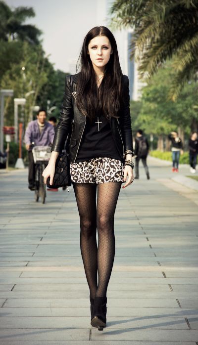 legs-in-nylons:mylegs24.desexy-legs-and-heels.tumblr.com/legs-in-nylons.tumblr