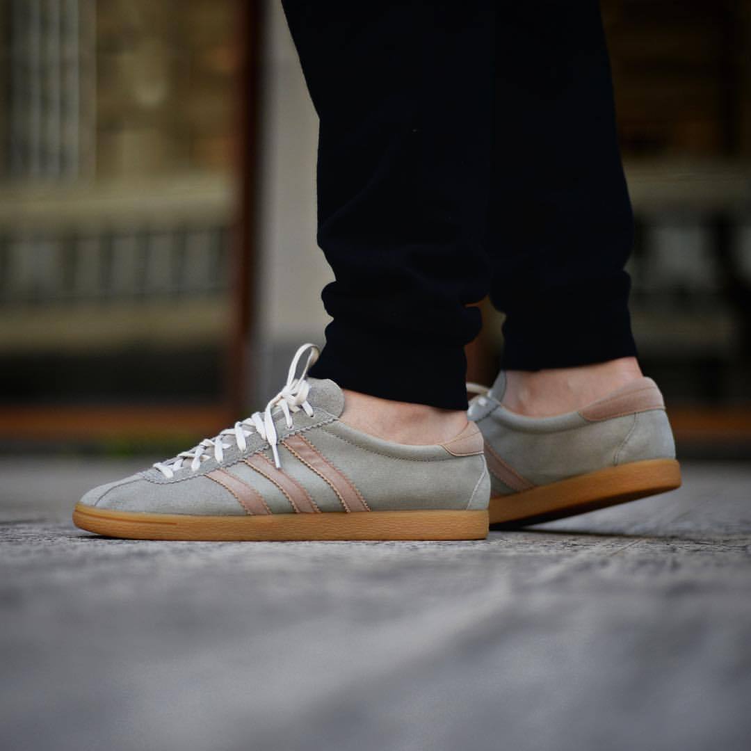 adidas tobacco rivea