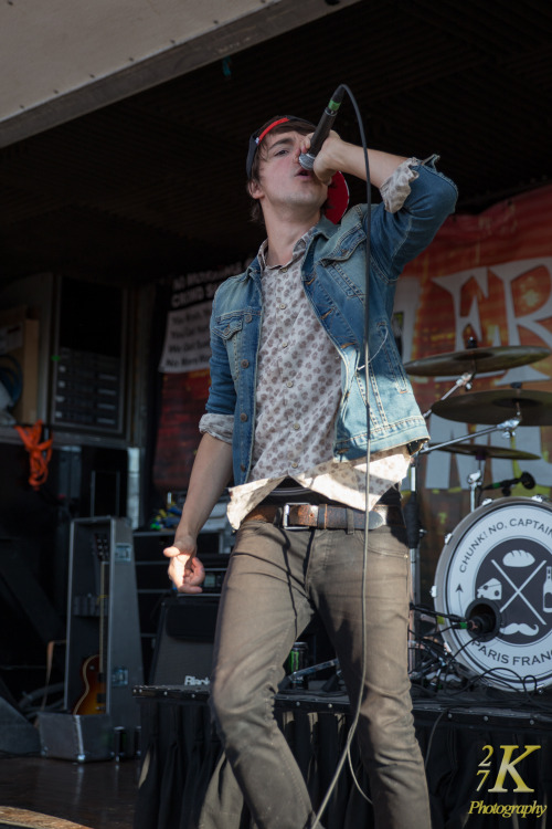 Chunk! No, Captain Chunk!  - Playing the Vans Warped Tour at Darien Lake (Buffalo, NY) on 7.8.14 Cop