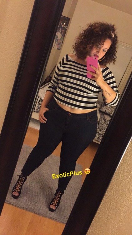 exoticplusmodel:  Curly hair 😍😍😍 I’m so mixed up sheesh  Wanna know what I’m mixed with? Check out my about me on my site www.iLoveExoticPlus.xxx 😏💦