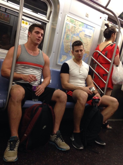 GAY MTA: Public New York Subway Pics and Vids