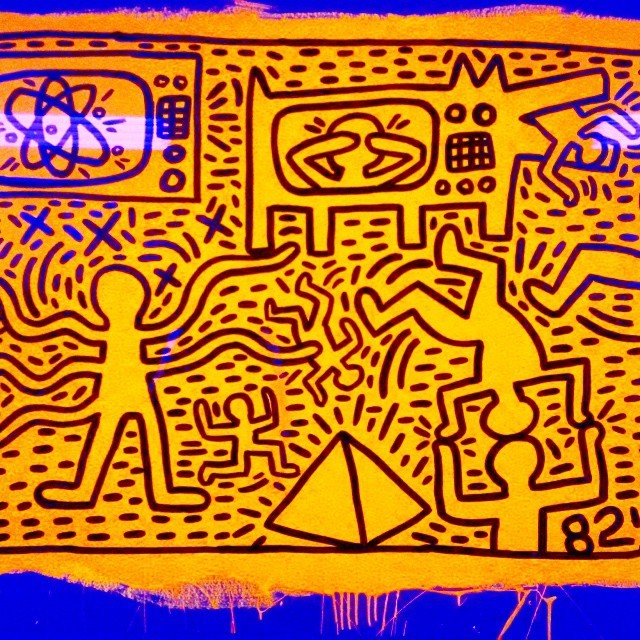 Intense #blacklight #art piece by #artist #keithharing at the #deyoung #museum #controversial