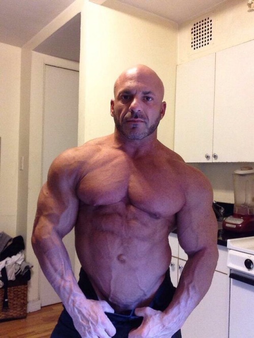 slut4muscles:  bbfan:  awesomestefangermany: myfavoritemusclemen:   Mike Yablon - 2 http://myfavoritemusclemen.tumblr.com/post/140928761303/mike-yablon-1   Wow!   Awesome Collection of Mike….  Dilf