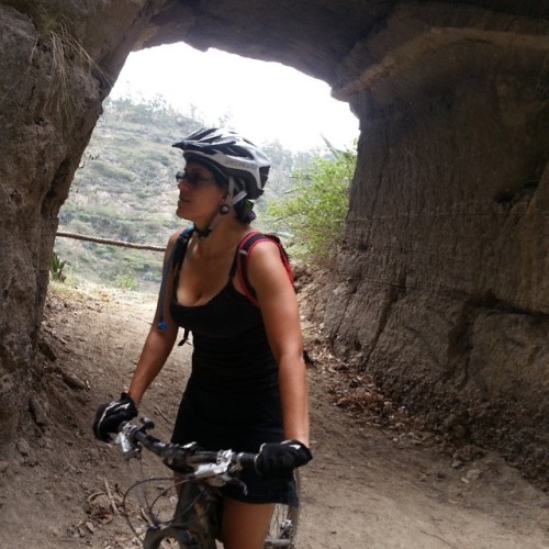 moplin:  Mi Nena en #bici wow #chicksonBike #Uio #Quito #Ecuador #SiempreEsMejorenBici