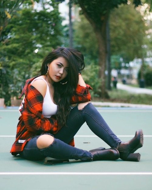 rissamarhoum:Attention seeking bitch