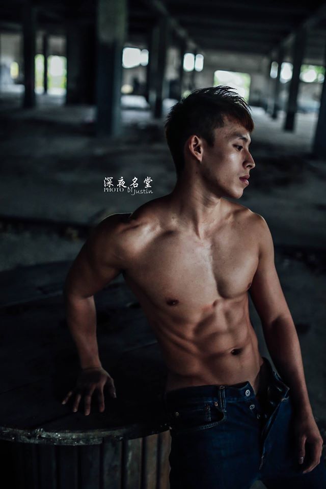 hunkxtwink:  Photos by Justin HsiehHunkxtwink - More in my archive