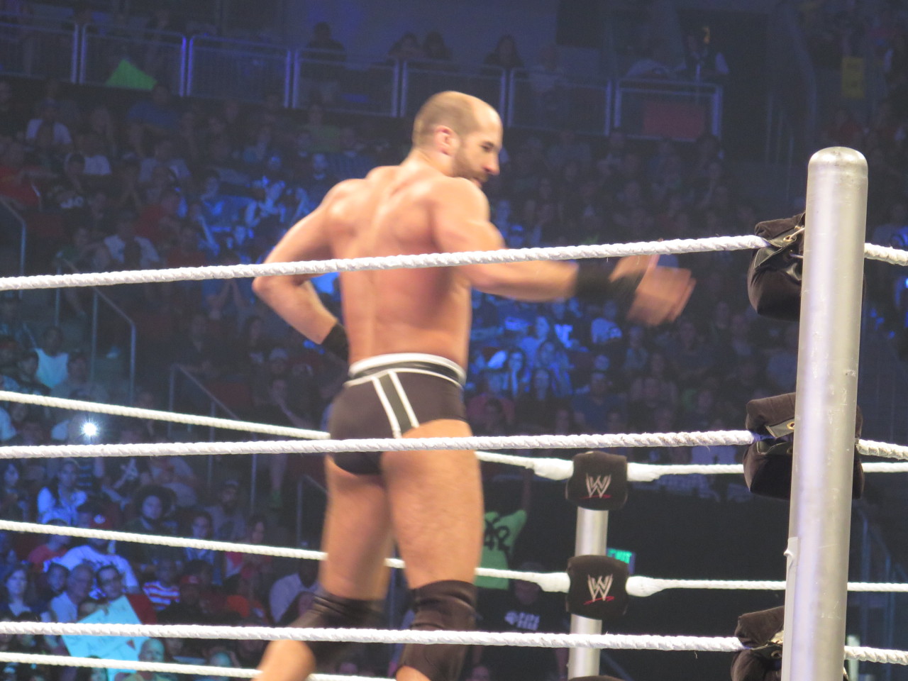 Dean Ambrose v Cesaro—12 August SmackDown taping—Part 1 