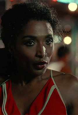 dailydeathinparadise:Camille Bordey in Death in Paradise Season 2, Episode 1