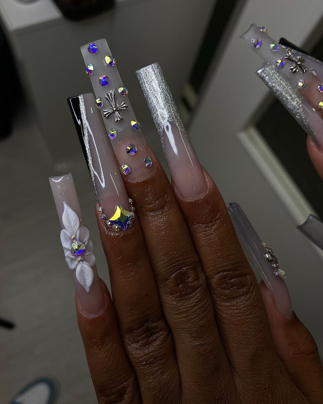 Get Creative with the Hottest Freestyle Nail Designs 2021: Click Here ...