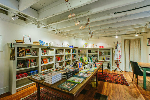 XXX buzzfeedbooks:  44 Great American Bookstores photo