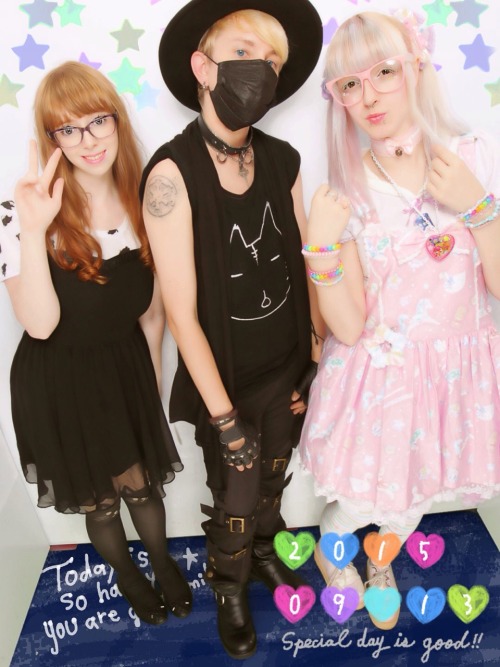 We got snapped by KERA Street Snap today in Harajuku! With my little sister and phoenixokazaki - wea