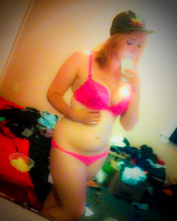 ilovebeingcurvy:  Thank you so much for submitting, you look awesome!