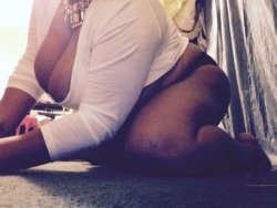 black-dd-mamba:  Bbw..fat and il still take