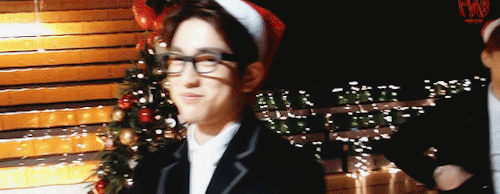 jbssi:  a really excited Jaebum (+ a cute Jinyoung)