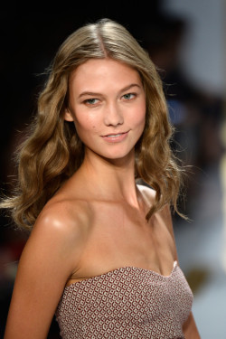 Karlie Kloss Chile